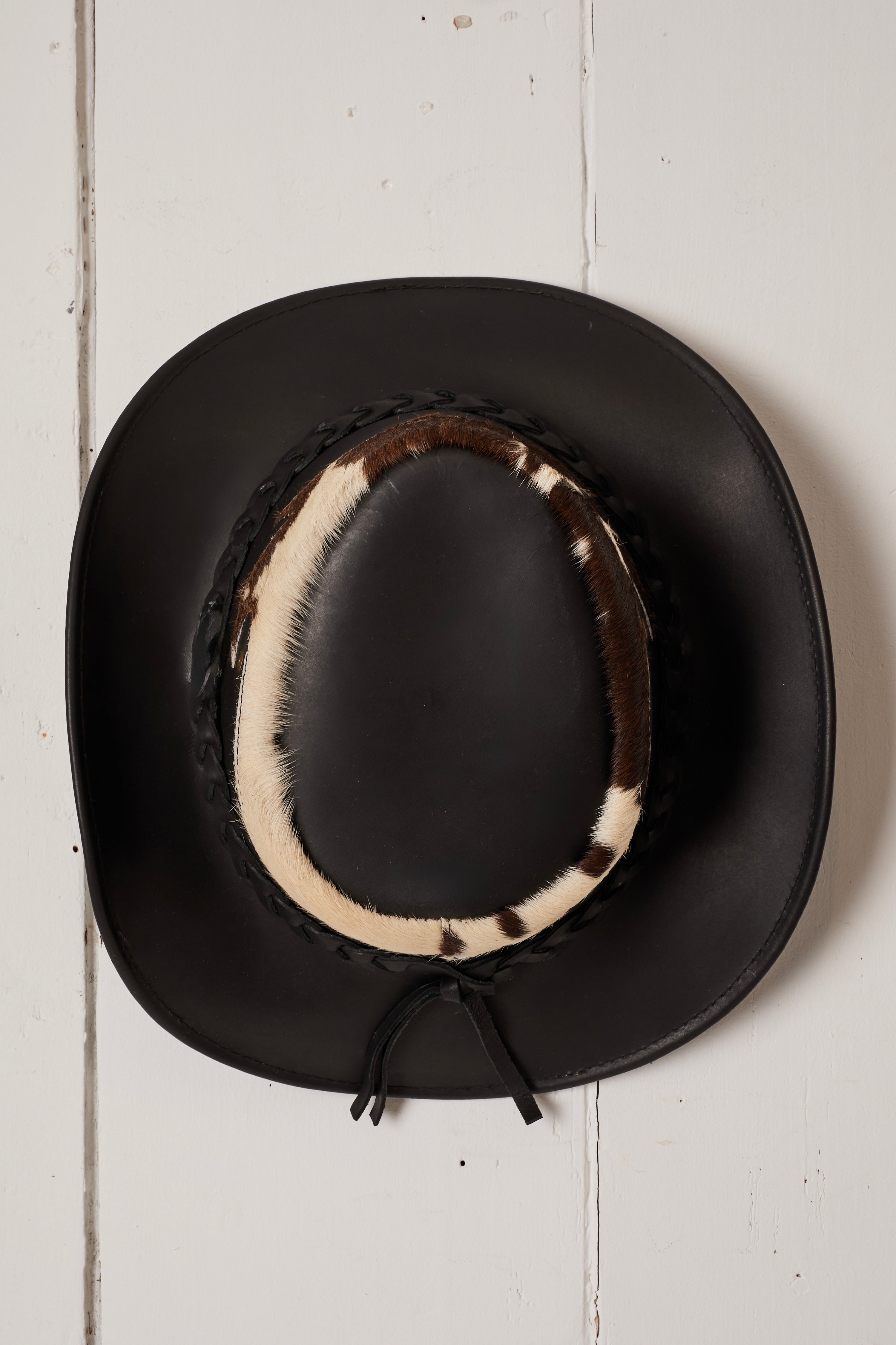 BLACK LEATHER AND WHITE AND BROWN COWHIDE COWBOY HAT
