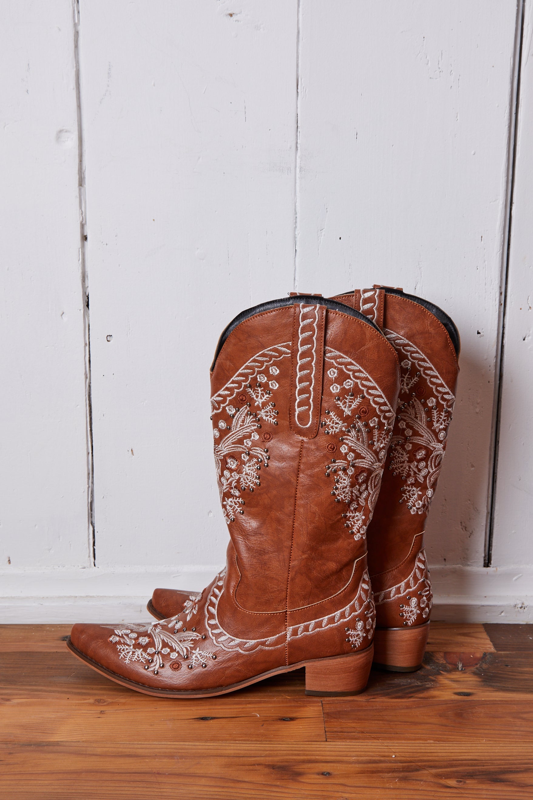 VEGAN BROWN WILDFLOWER STUDDED COWBOY BOOTS