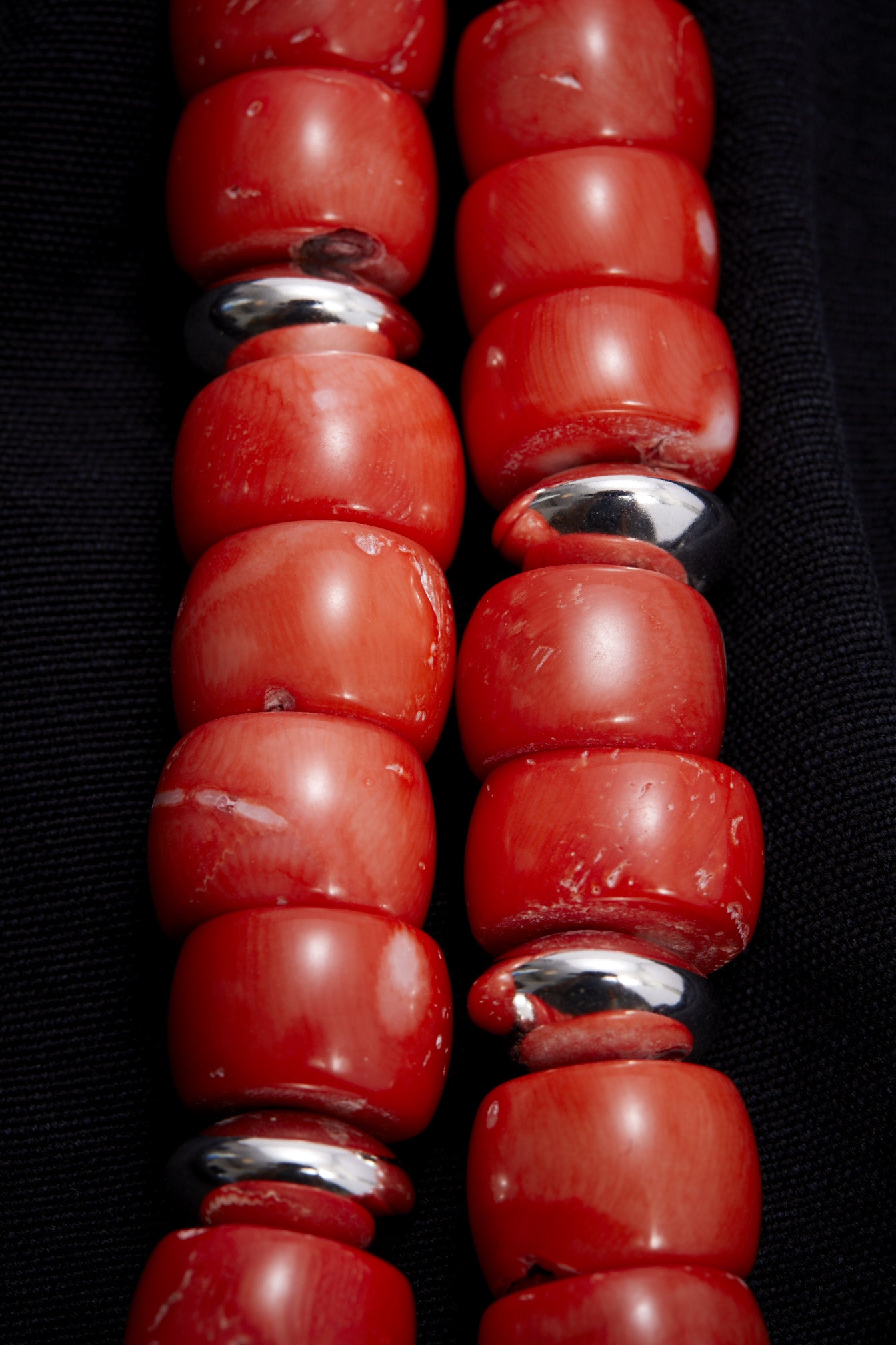 MODERN ORANGE CORAL AND STERLING SILVER NECKLACE