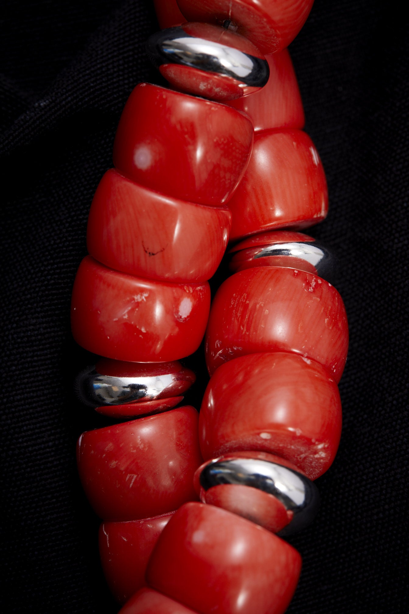 MODERN ORANGE CORAL AND STERLING SILVER NECKLACE