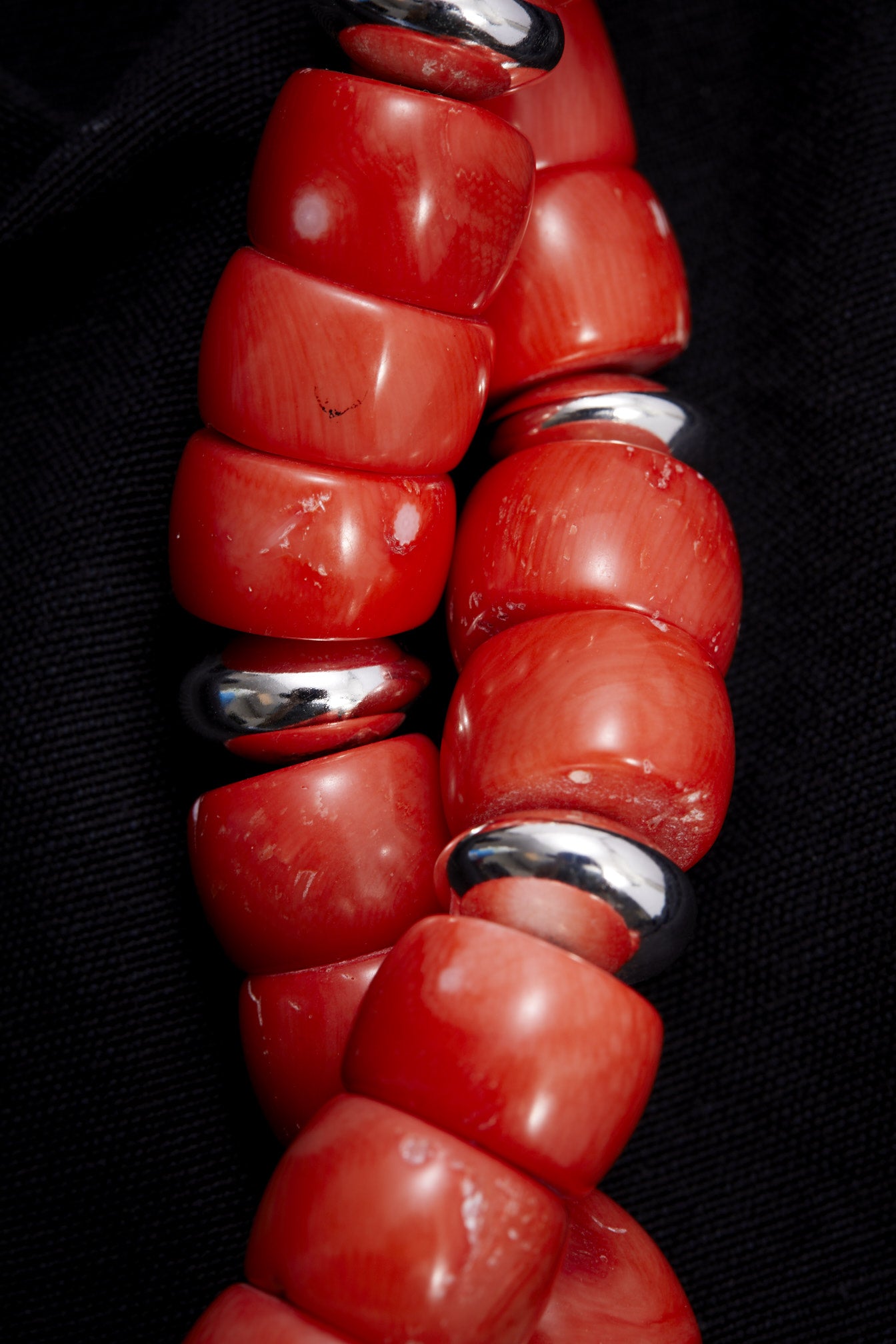 MODERN ORANGE CORAL AND STERLING SILVER NECKLACE