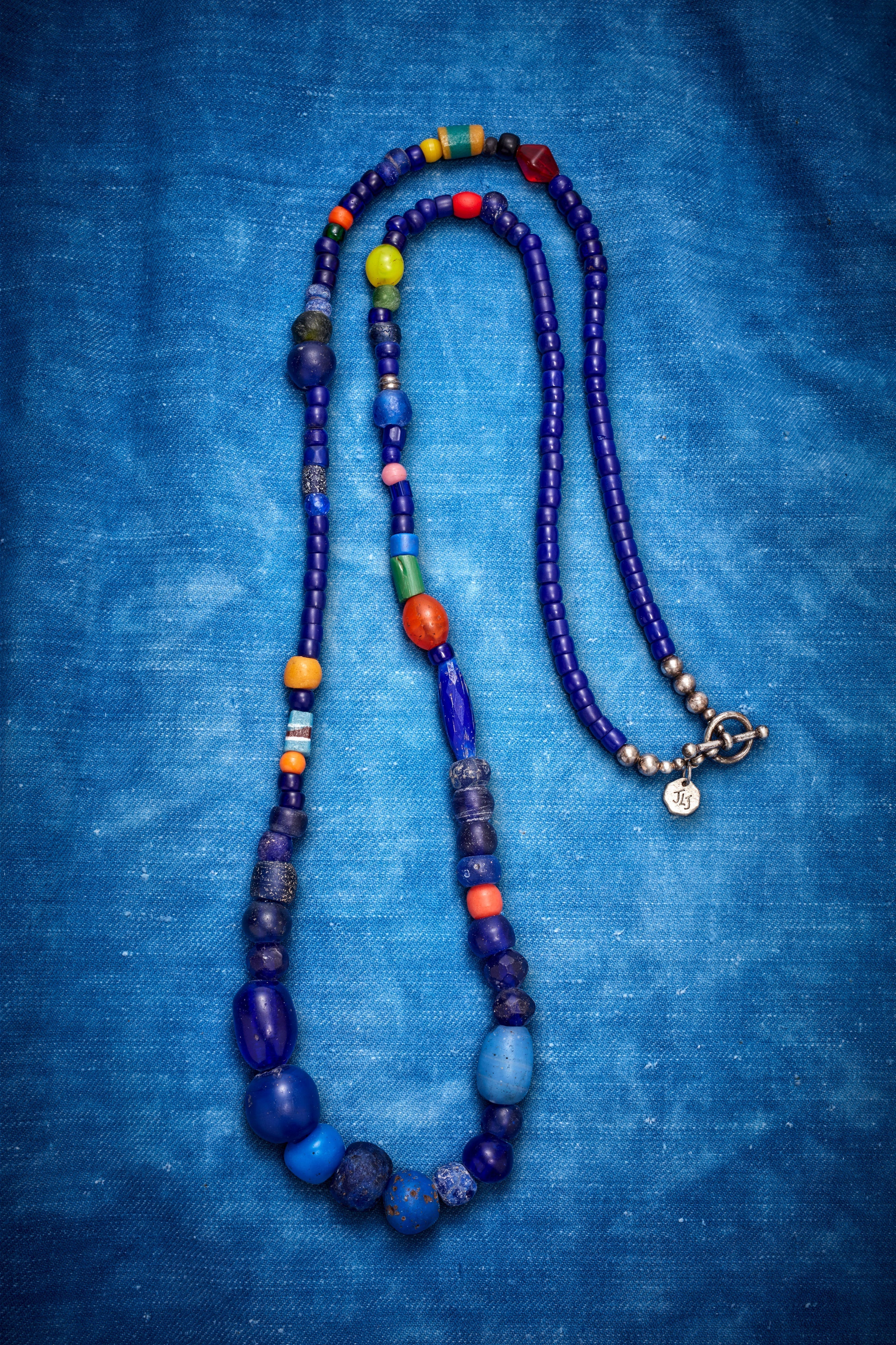 LONG NAVY CAMP BLANKET NECKLACE