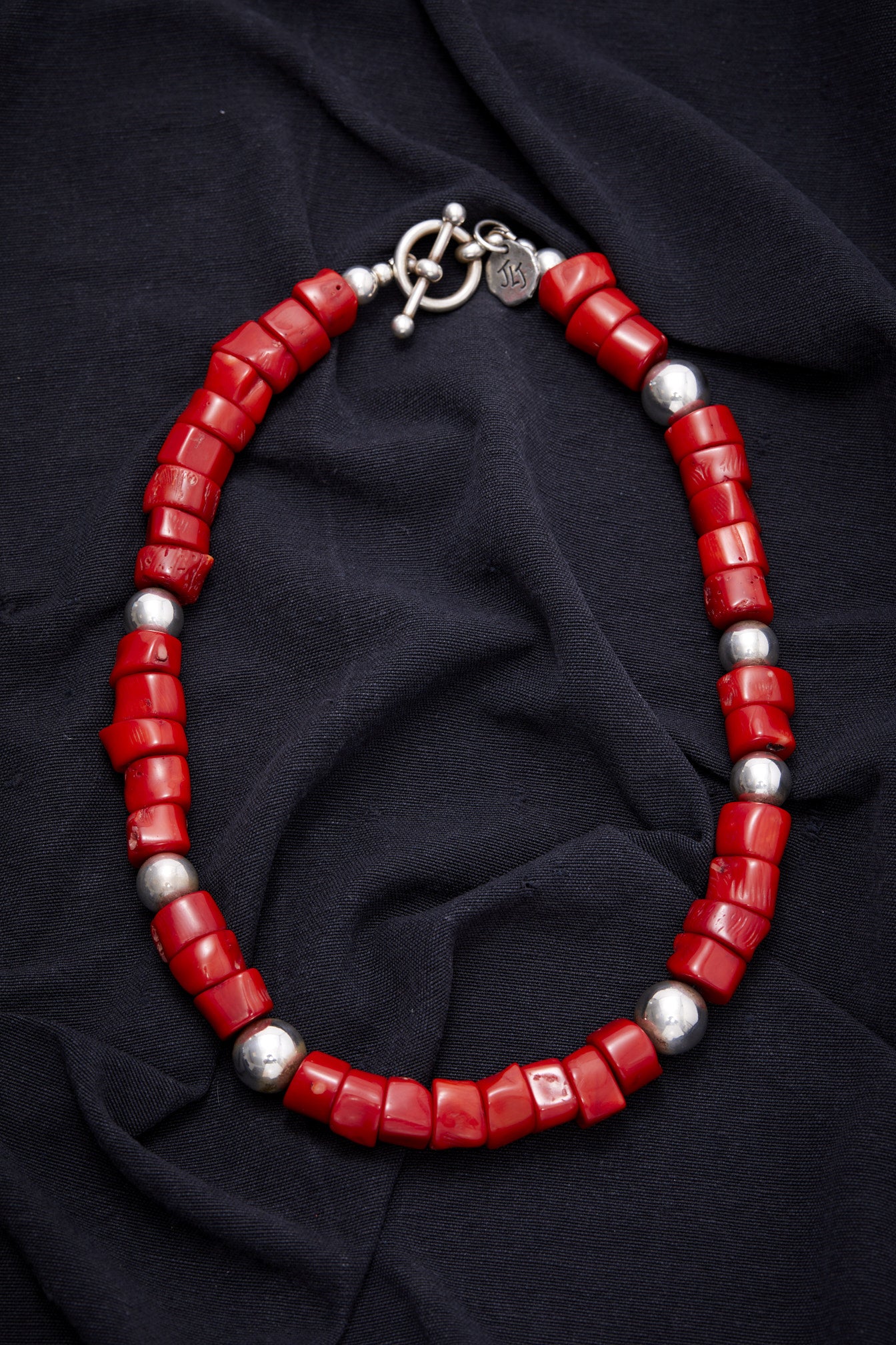 SHORT RED CORAL AND STERLING SILVER NECKLACE