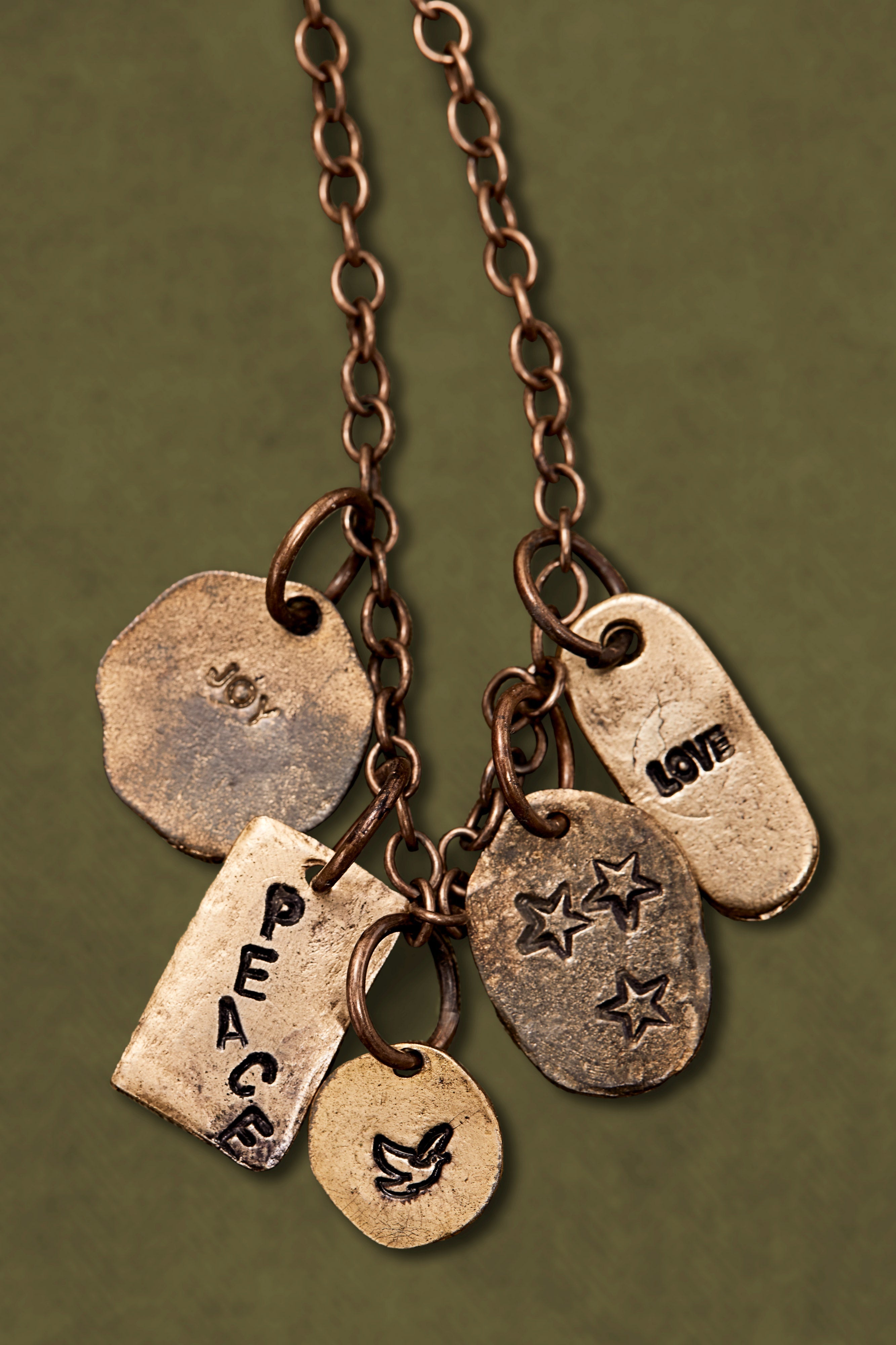 OXIDIZED BRONZE MULTI-PENDANT CHAIN