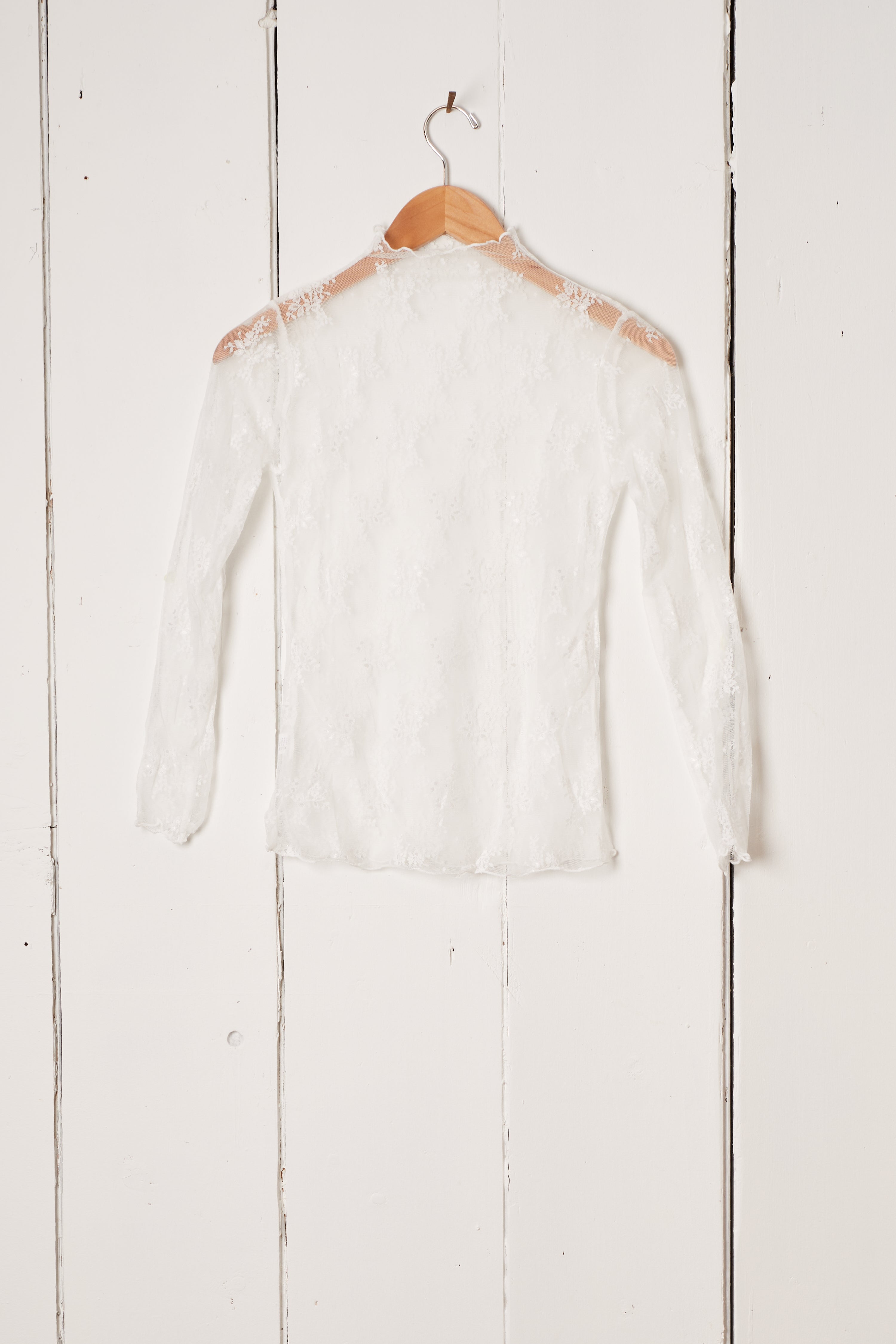 WHITE LACE SHEER LONG SLEEVE TOP