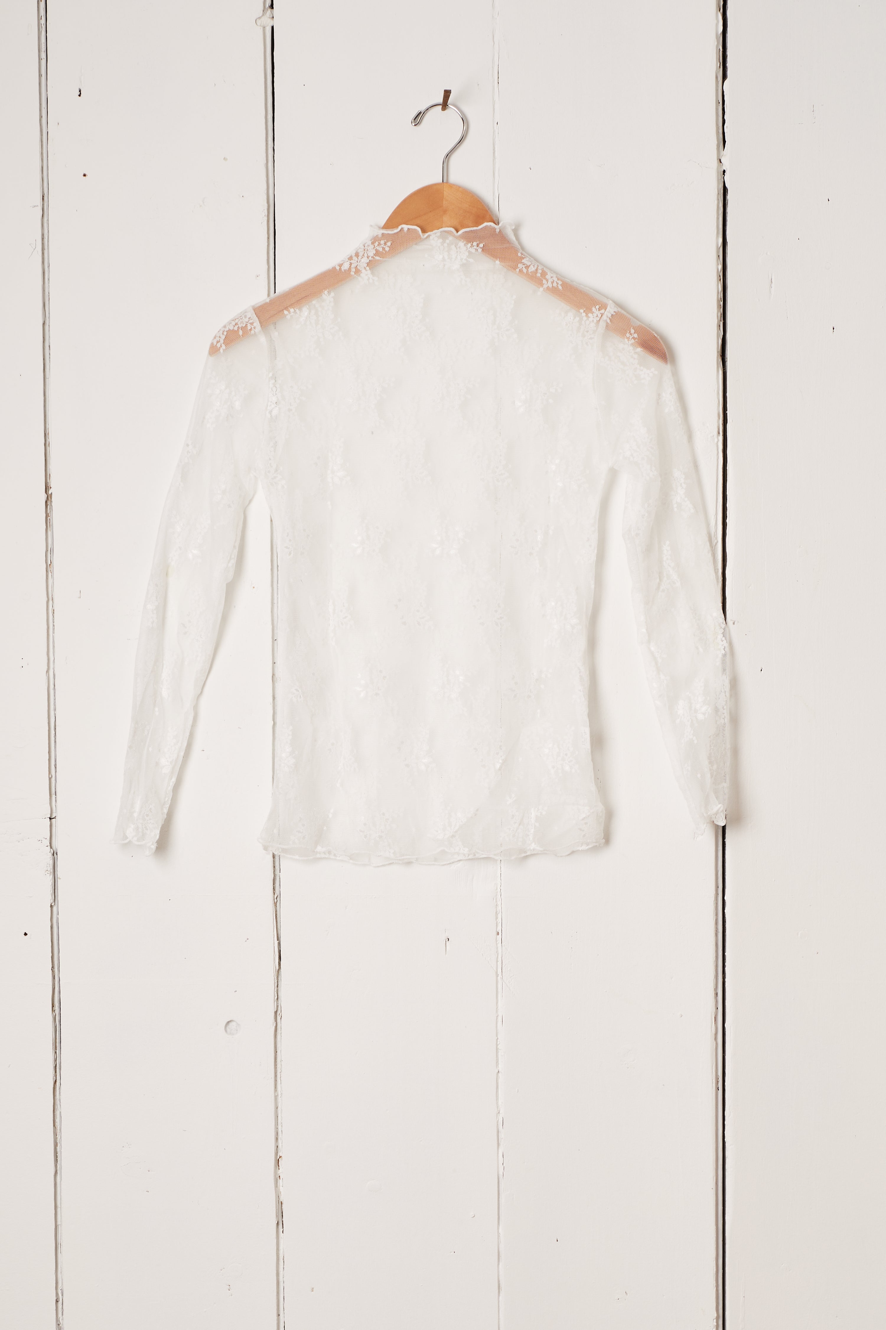 WHITE LACE SHEER LONG SLEEVE TOP