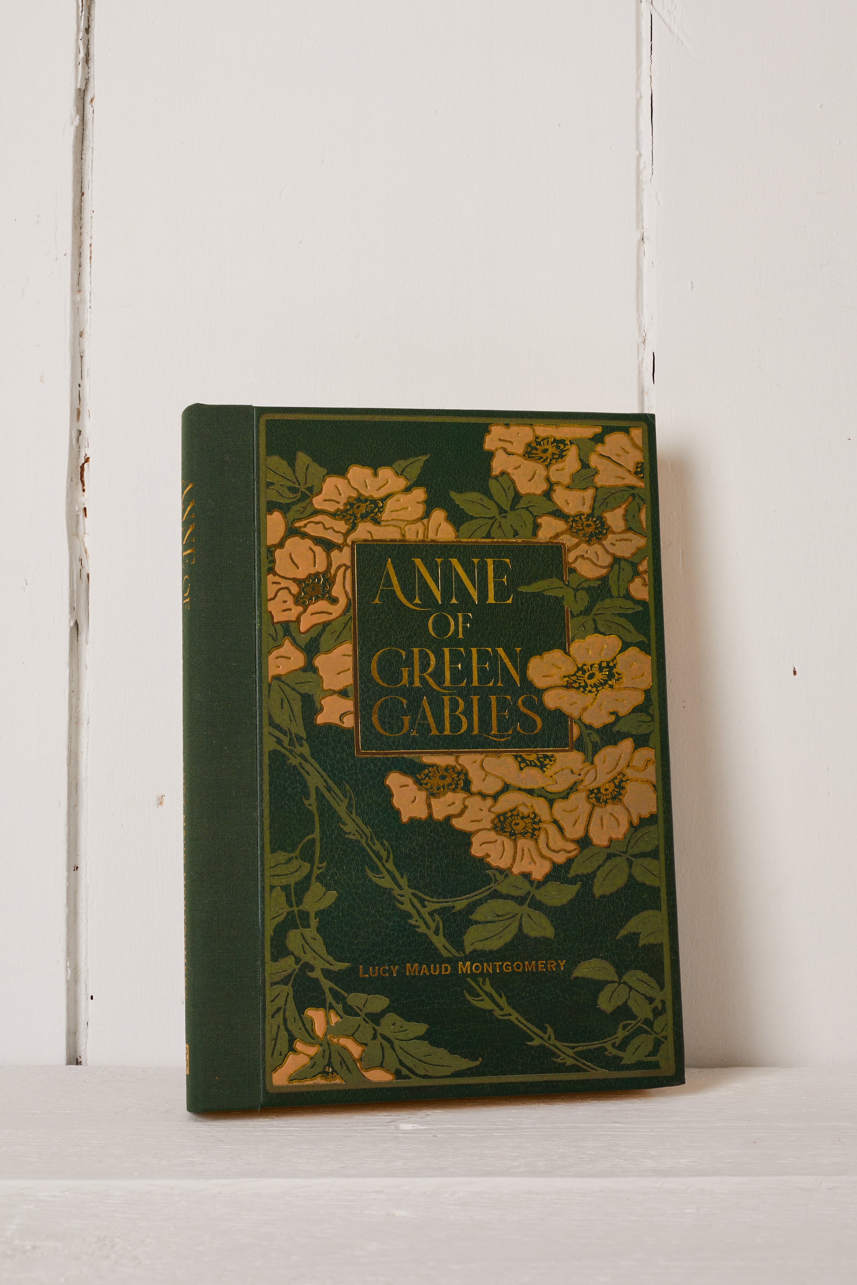 ANNE OF GREEN GABLES