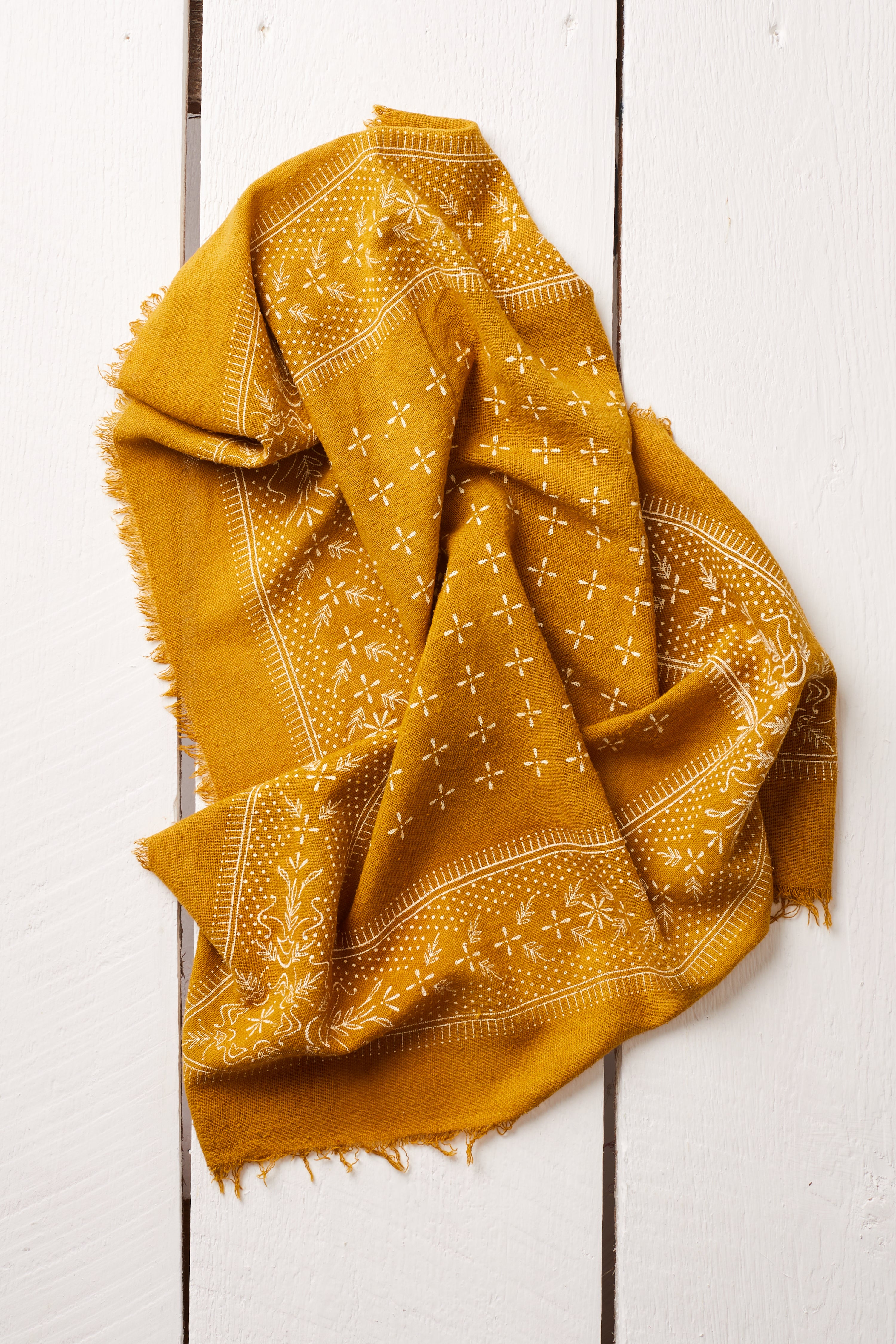 NATURALLY DYED GOLD BANDANA WH